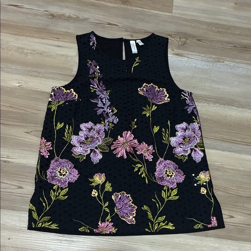 Anthropologie Meadow Rue Black Embroidered Floral Eyelet Sleeveless top Size XS - Picture 2 of 10